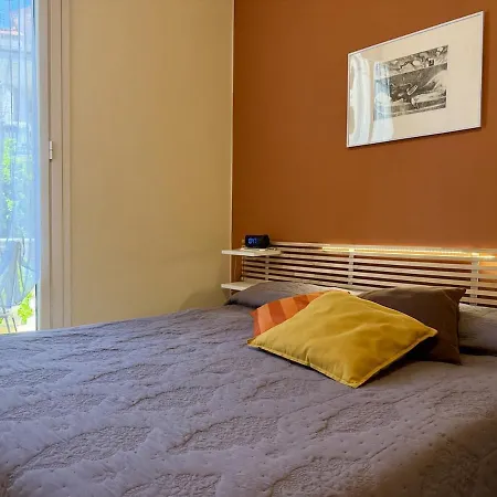 Host4u - Honey's With Balcony And Garden In Center * Imperia
